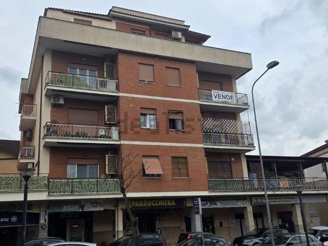Appartamento in vendita di 90 m² in Via Nettunense, 292