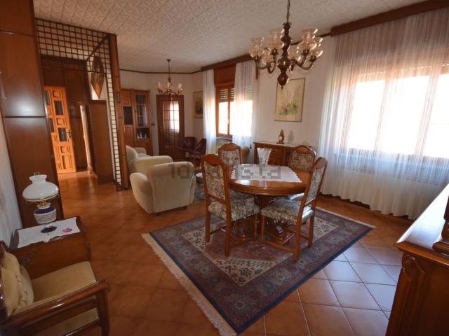 Appartamento in vendita di 90 m² in Via Novara, 176