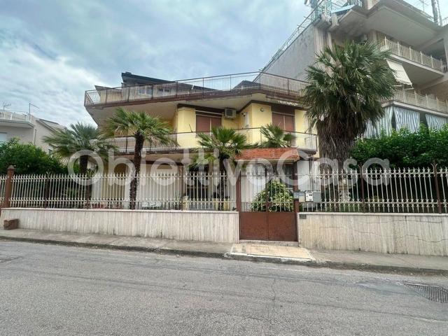 Appartamento in vendita di 90 m² in Via Papa Gennaro, 12