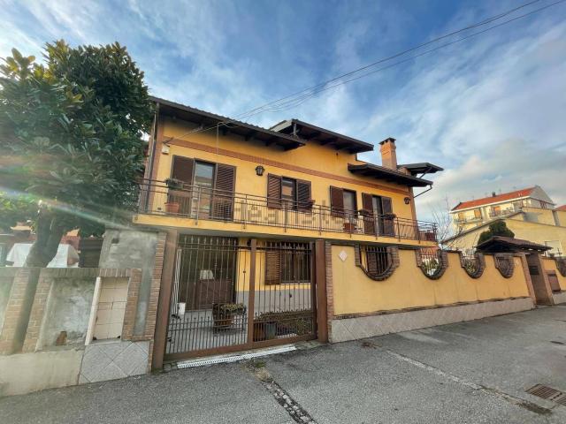 Appartamento in vendita di 90 m² in Via Pascoli, 10