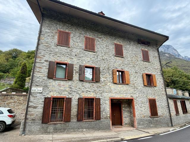 Appartamento in vendita di 90 m² in Via Passo Vivione, 5