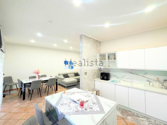 Appartamento in vendita di 90 m² in Via Petraro, 111