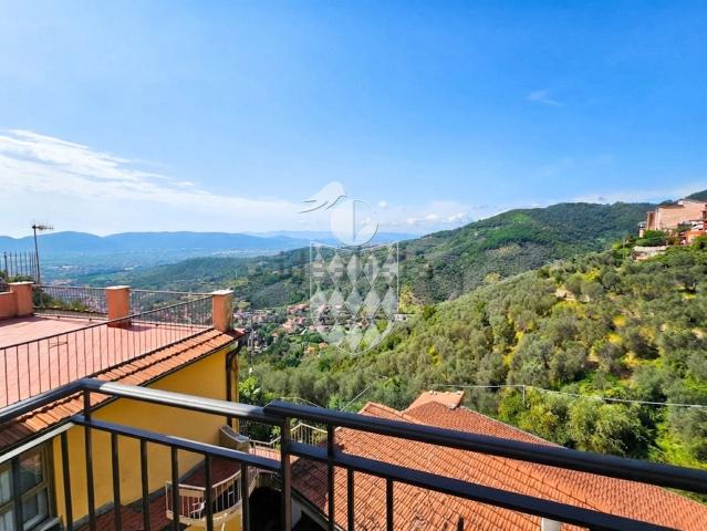 Appartamento in vendita di 90 m² in Via Pi delle Mura