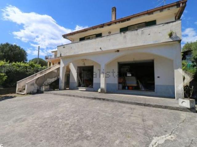 Appartamento in vendita di 90 m² in Via Piana