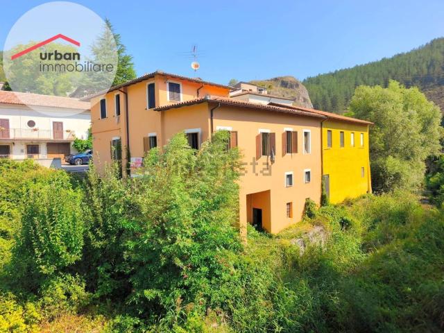 Appartamento in vendita di 90 m² in Via Picente, 7