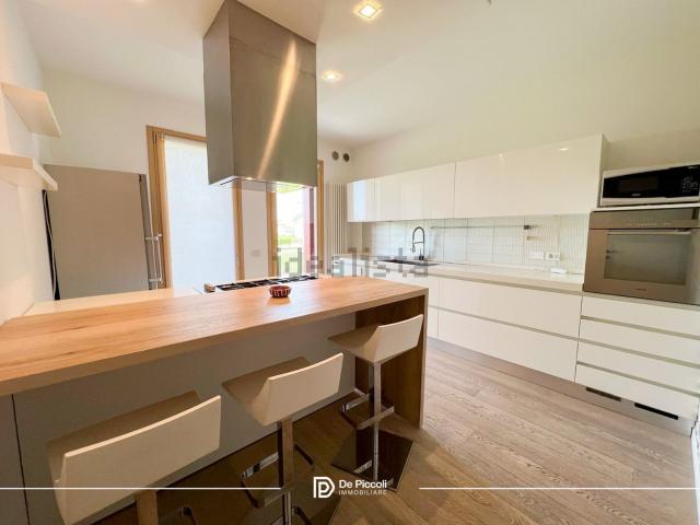 Appartamento in vendita di 90 m² in Via Pierluigi Albanese, 24