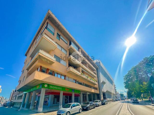 Appartamento in vendita di 90 m² in Via Po