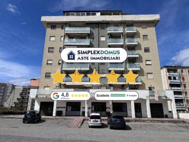 Appartamento in vendita di 90 m² in Via Popilia