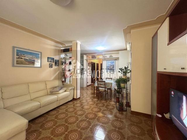 Appartamento in vendita di 90 m² in Via Porzio, 176