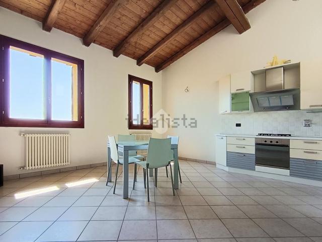 Appartamento in vendita di 90 m² in Via Provinciale Superiore, 121