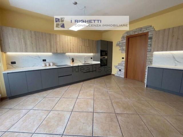 Appartamento in vendita di 90 m² in Via Puglie