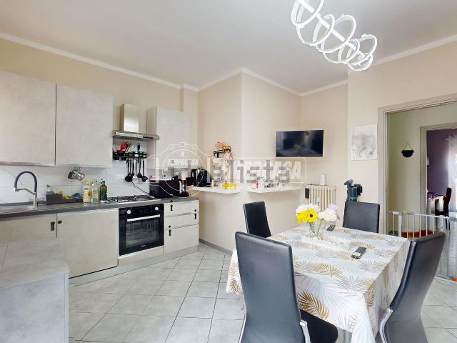 Appartamento in vendita di 90 m² in Via Regio Parco, 106