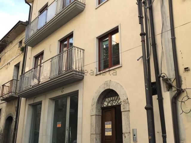 Appartamento in vendita di 90 m² in Via Roma, 10