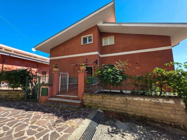 Appartamento in vendita di 90 m² in Via Roma, 21