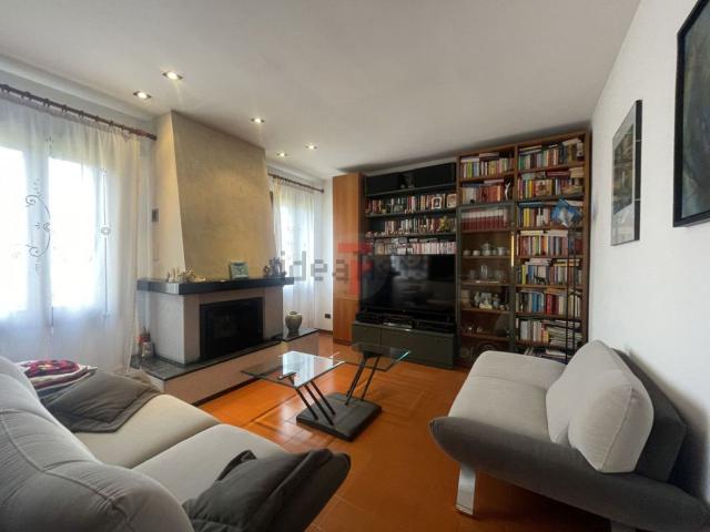 Appartamento in vendita di 145 m² in Via Roma