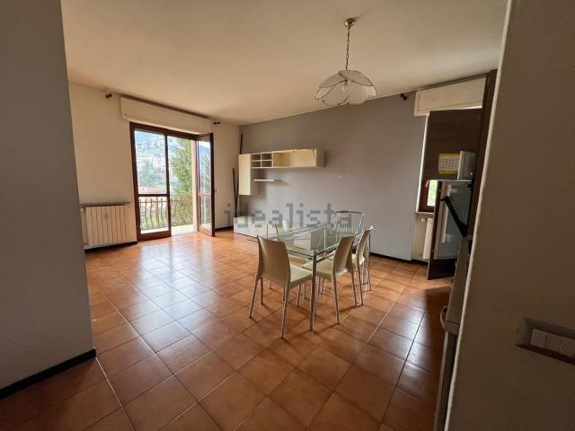 Appartamento in vendita di 90 m² in Via Robbiadecco, 37