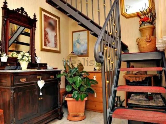 Appartamento in vendita di 90 m² in Via Rogges