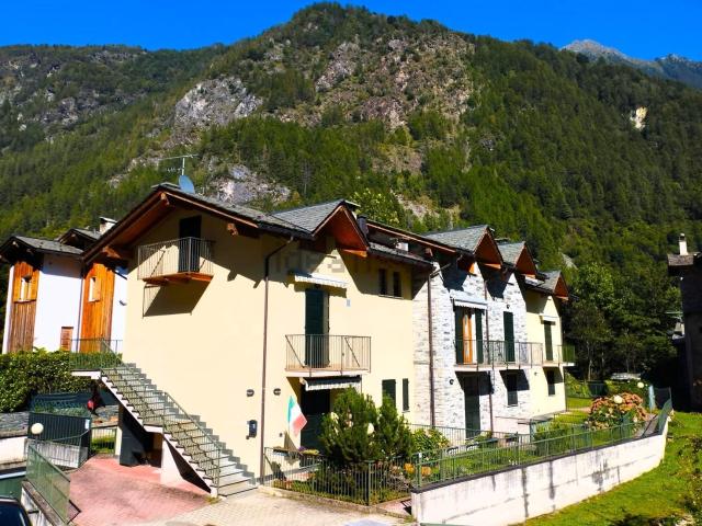 Appartamento in vendita di 90 m² in Via Sant&apos Anna