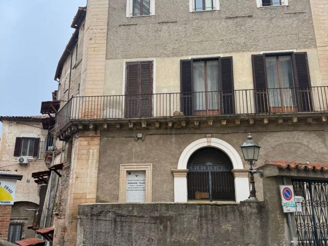 Appartamento in vendita di 90 m² in Via San Francesco d&apos Assisi