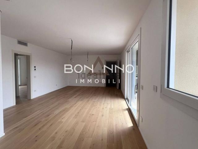 Appartamento in vendita di 90 m² in Via San Pio X