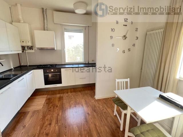 Appartamento in vendita di 90 m² in Via Salvo D&apos Acquisto, 10
