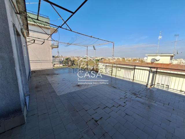 Appartamento in vendita di 90 m² in Via Salvo D&apos Acquisto, 19