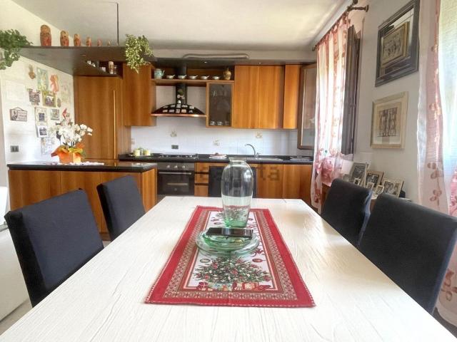 Appartamento in vendita di 90 m² in Via Stazione