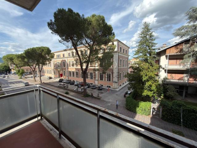 Appartamento in vendita di 90 m² in Viale Aurelio Zonghi, 23