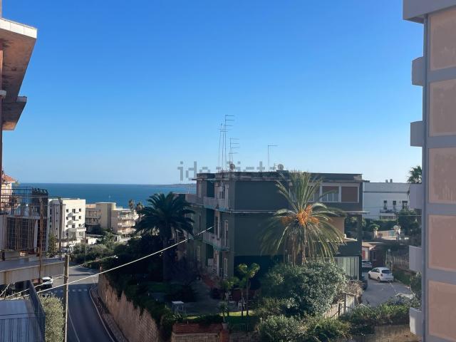 Appartamento in vendita di 90 m² in Viale Acradina, 14