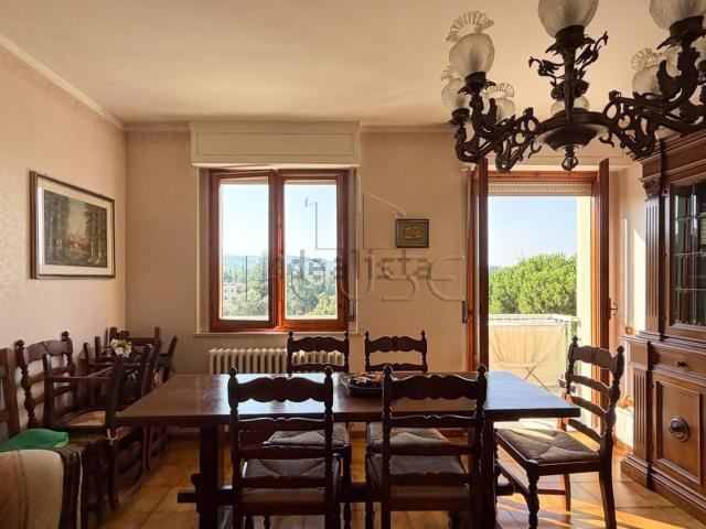 Appartamento in vendita di 90 m² in Viale Alcide De Gasperi, 18