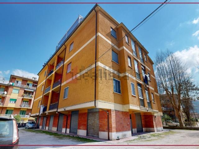 Appartamento in vendita di 90 m² in Viale Cesare Verani, 29