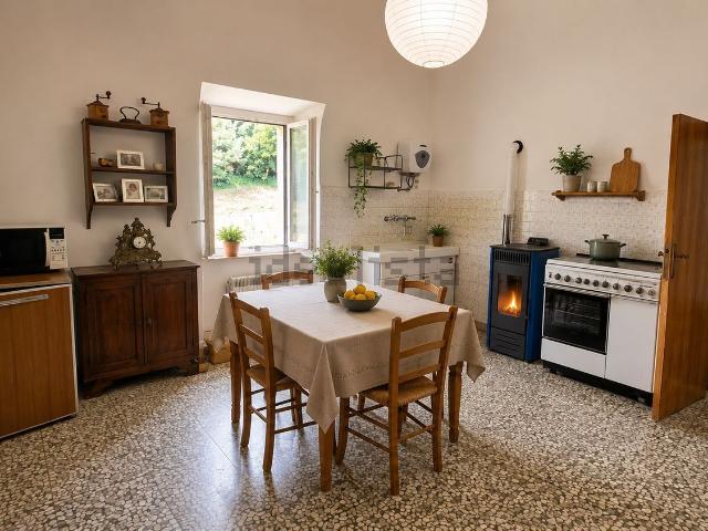 Appartamento in vendita di 90 m² in Viale Cesare Battisti