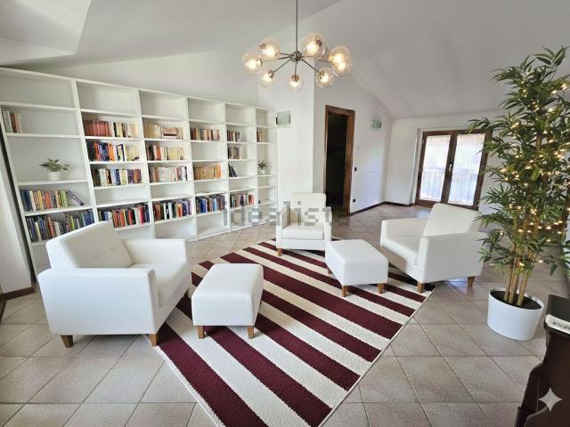 Appartamento in vendita di 90 m² in Viale Cristoforo Colombo