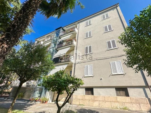 Appartamento in vendita di 90 m² in Viale Francesco Crucioli, 116