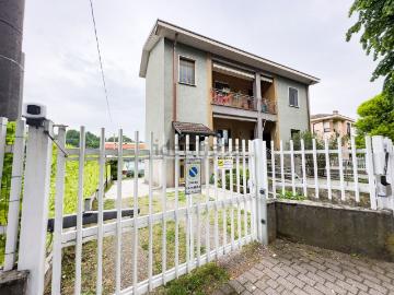 Appartamento in vendita di 90 m² in Viale Italia, 66