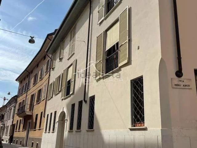Appartamento in vendita di 90 m² in Via Fratelli Bandiera, 33