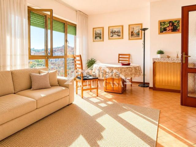 Appartamento in vendita di 90 m² in Via Nino Bixio