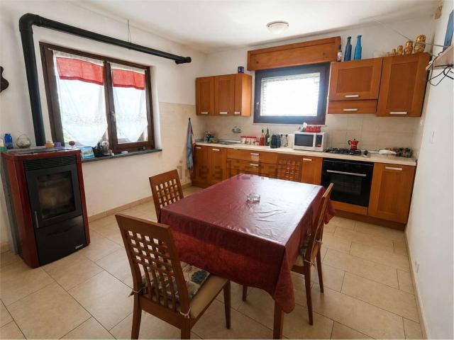Appartamento in vendita di 91 m² in Frazione Follias, 14