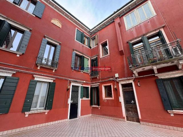 Appartamento in vendita di 91 m² in Ramo del Cimitero, 8