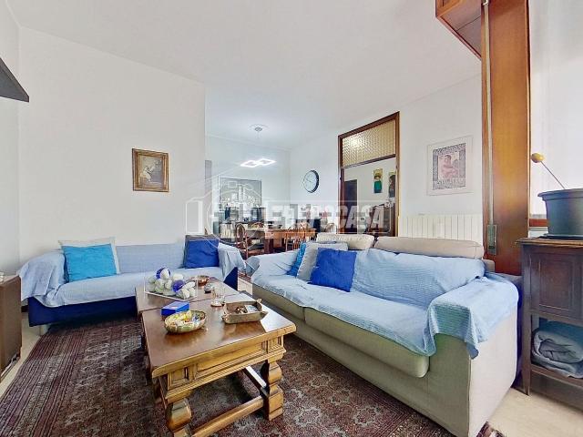 Appartamento in vendita di 91 m² in Via Carlo Cattaneo, 5
