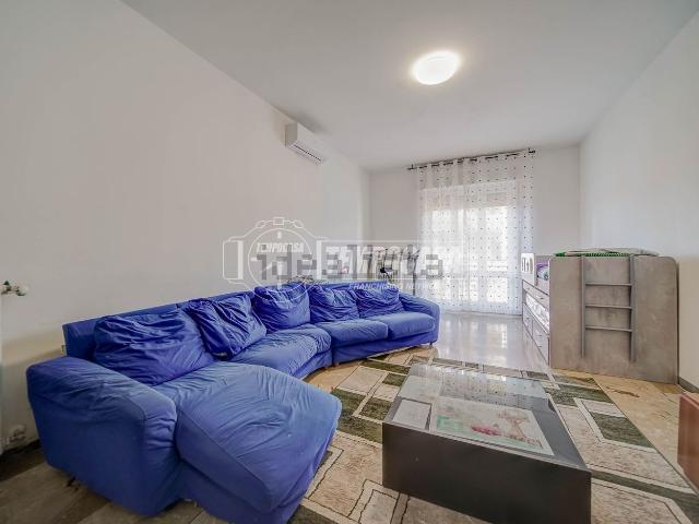 Appartamento in vendita di 91 m² in Via Carlo Cattaneo, 8