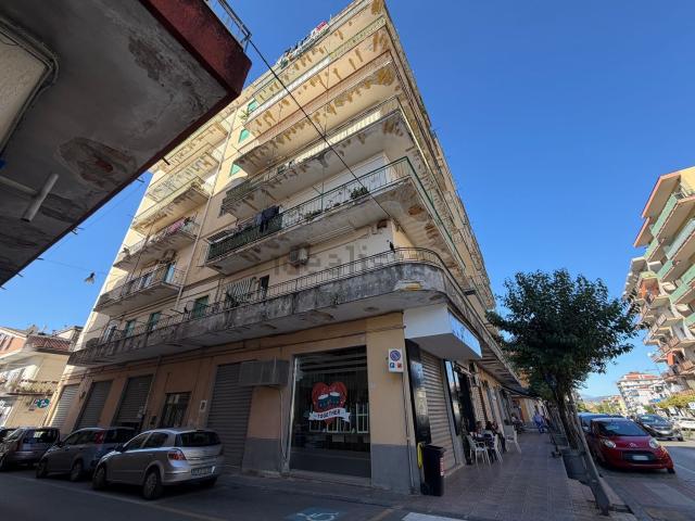 Appartamento in vendita di 91 m² in Via Cesare Battisti