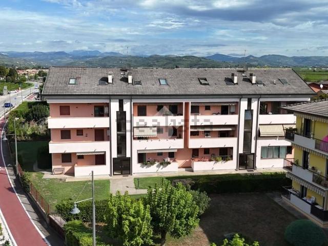 Appartamento in vendita di 91 m² in Via Cima Carega, 8