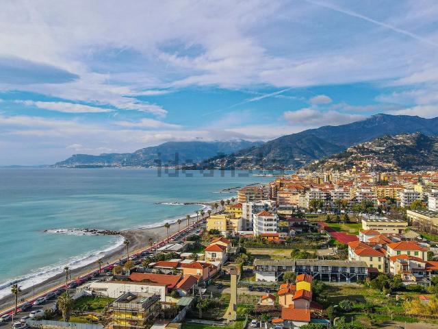 Appartamento in vendita di 91 m² in Via Cornelio Tacito, 22