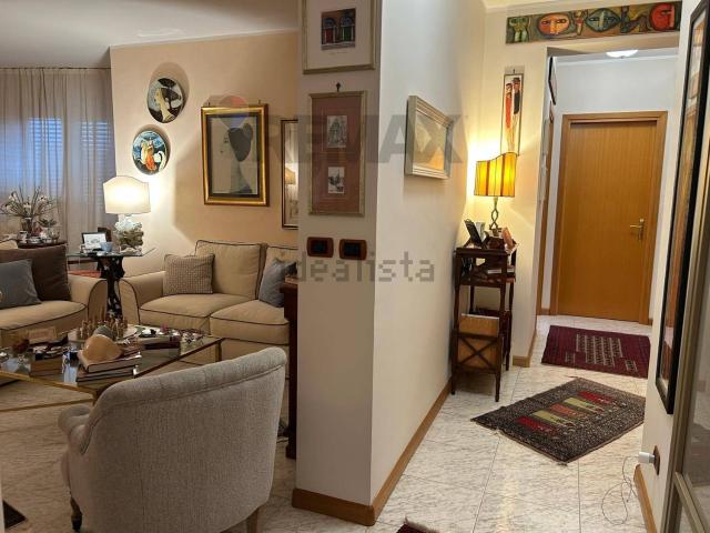 Appartamento in vendita di 91 m² in Via dei Belfiore, 78