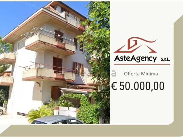 Appartamento in vendita di 91 m² in Via dei Pini, 33