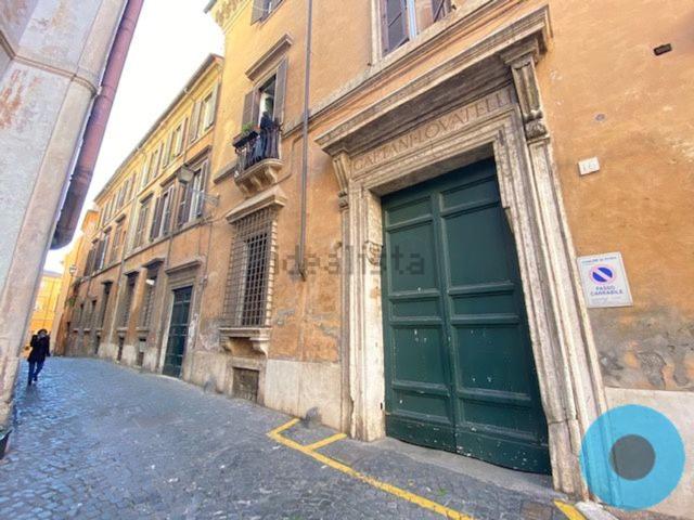 Appartamento in vendita di 91 m² in Via della Tribuna di Campitelli