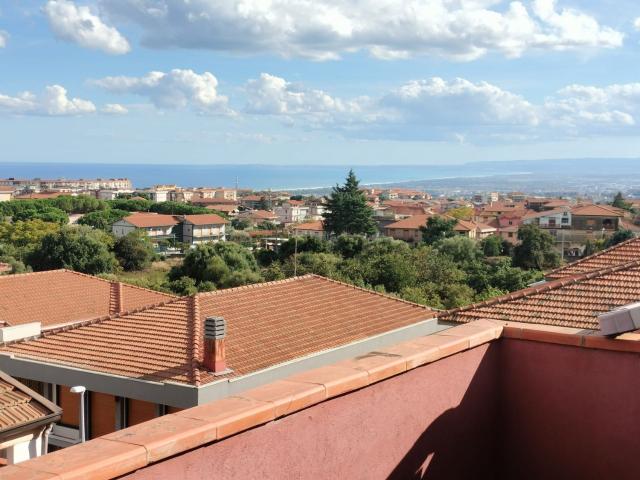 Appartamento in vendita di 91 m² in Via della Zagara, 84