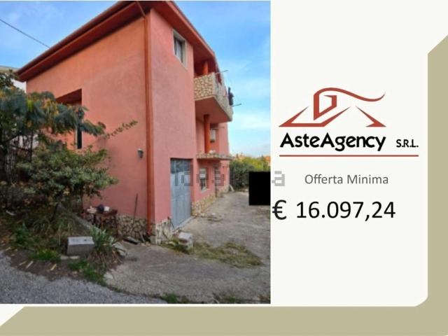 Appartamento in vendita di 91 m² in Via Giacomo Leopardi, 33