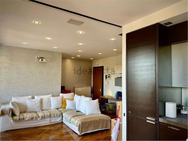 Appartamento in vendita di 91 m² in Via Monte Petroso, 6